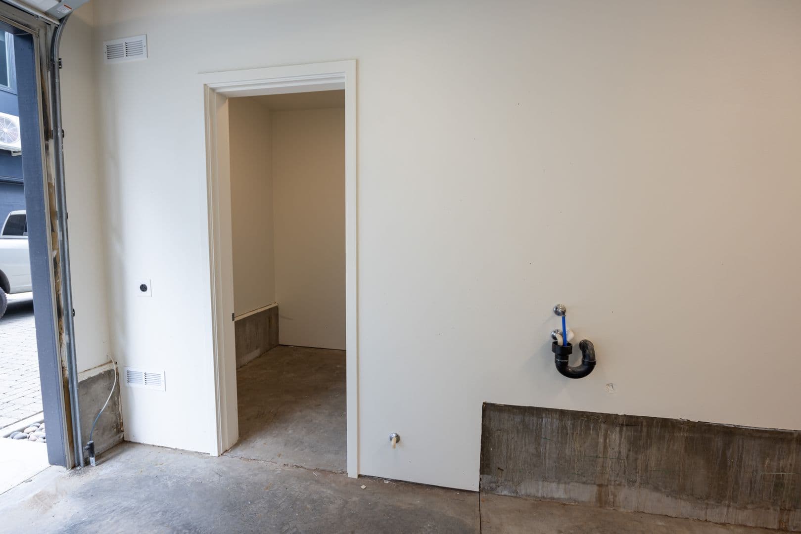 Vancouver Townhome: 1716 SE Columbia River Dr.