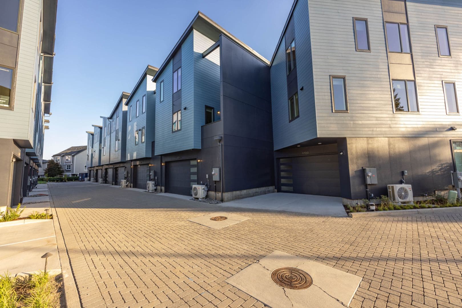 Vancouver Townhome: 1716 SE Columbia River Dr.