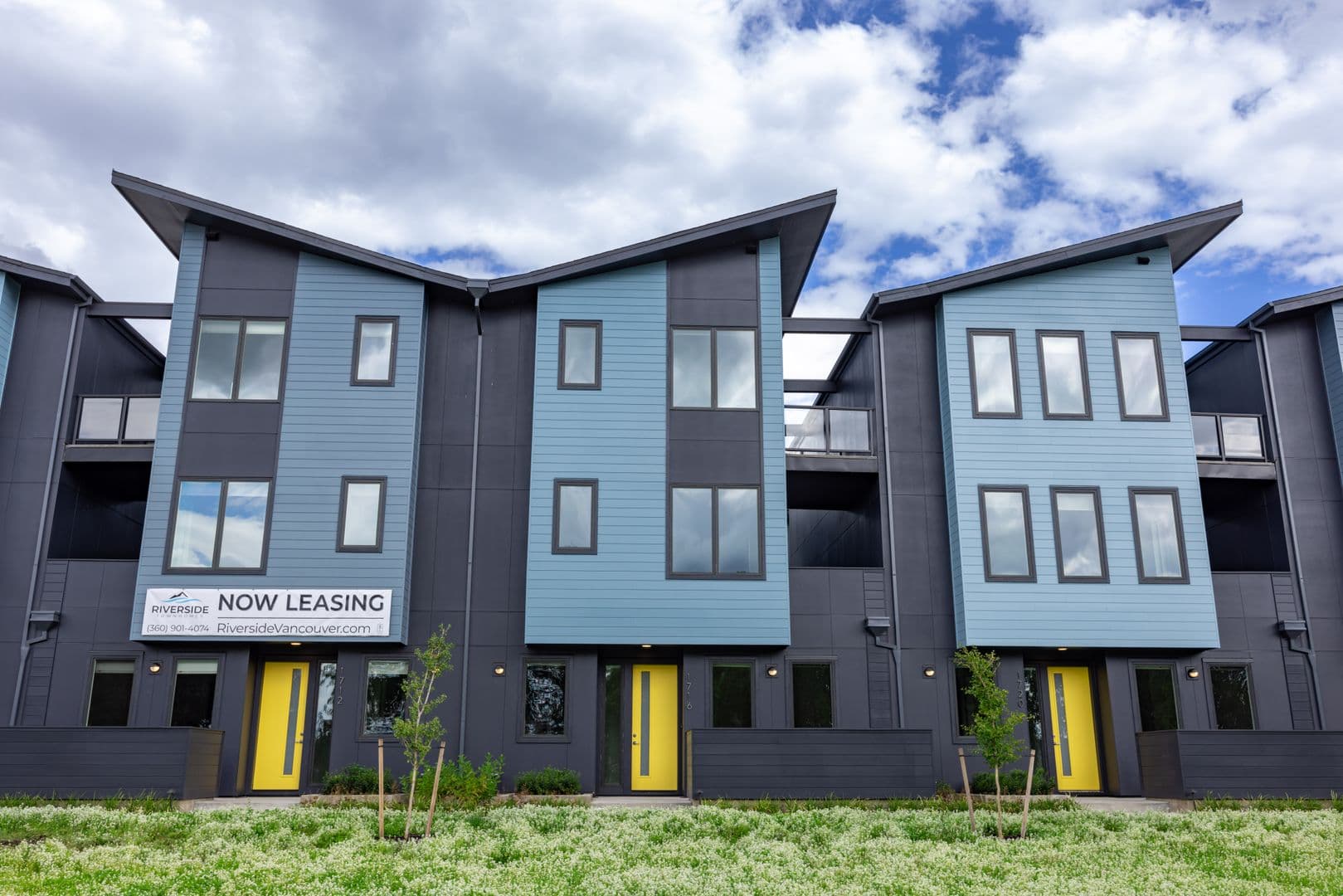 Vancouver Townhome: 1716 SE Columbia River Dr.