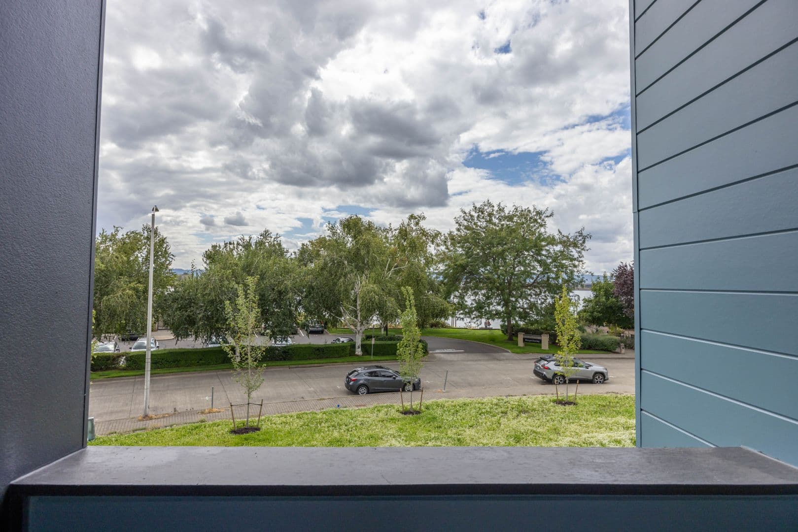 Vancouver Townhome: 1716 SE Columbia River Dr.
