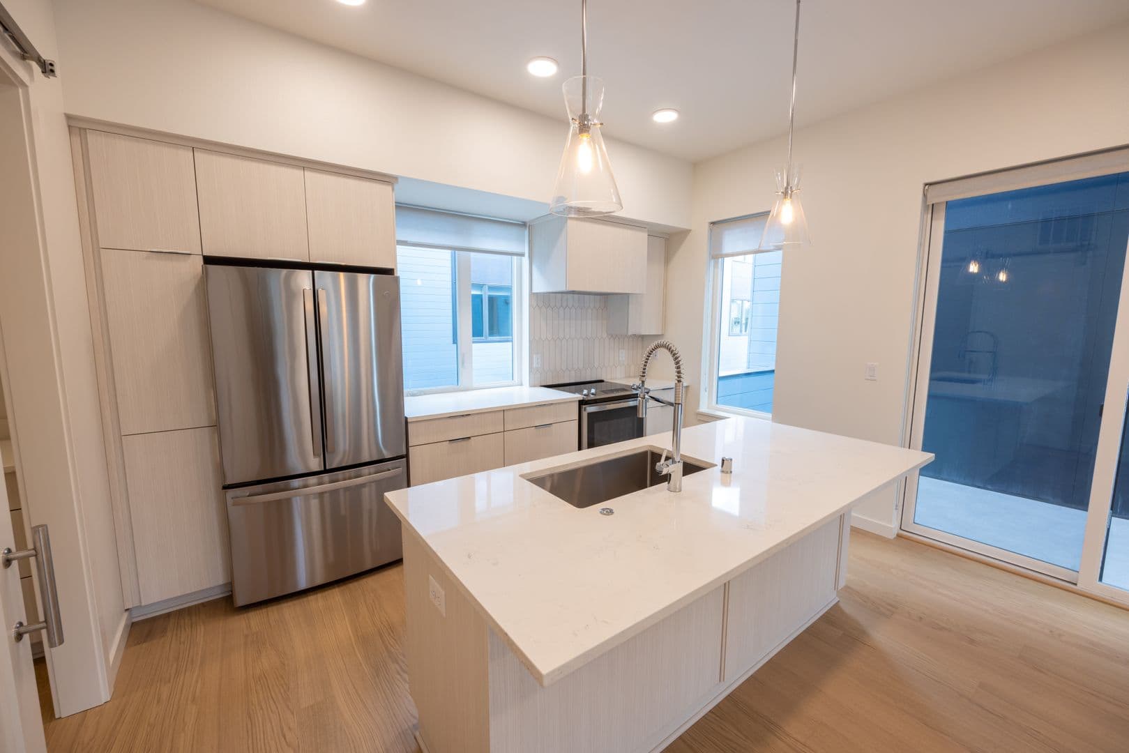 Vancouver Townhome: 1716 SE Columbia River Dr.