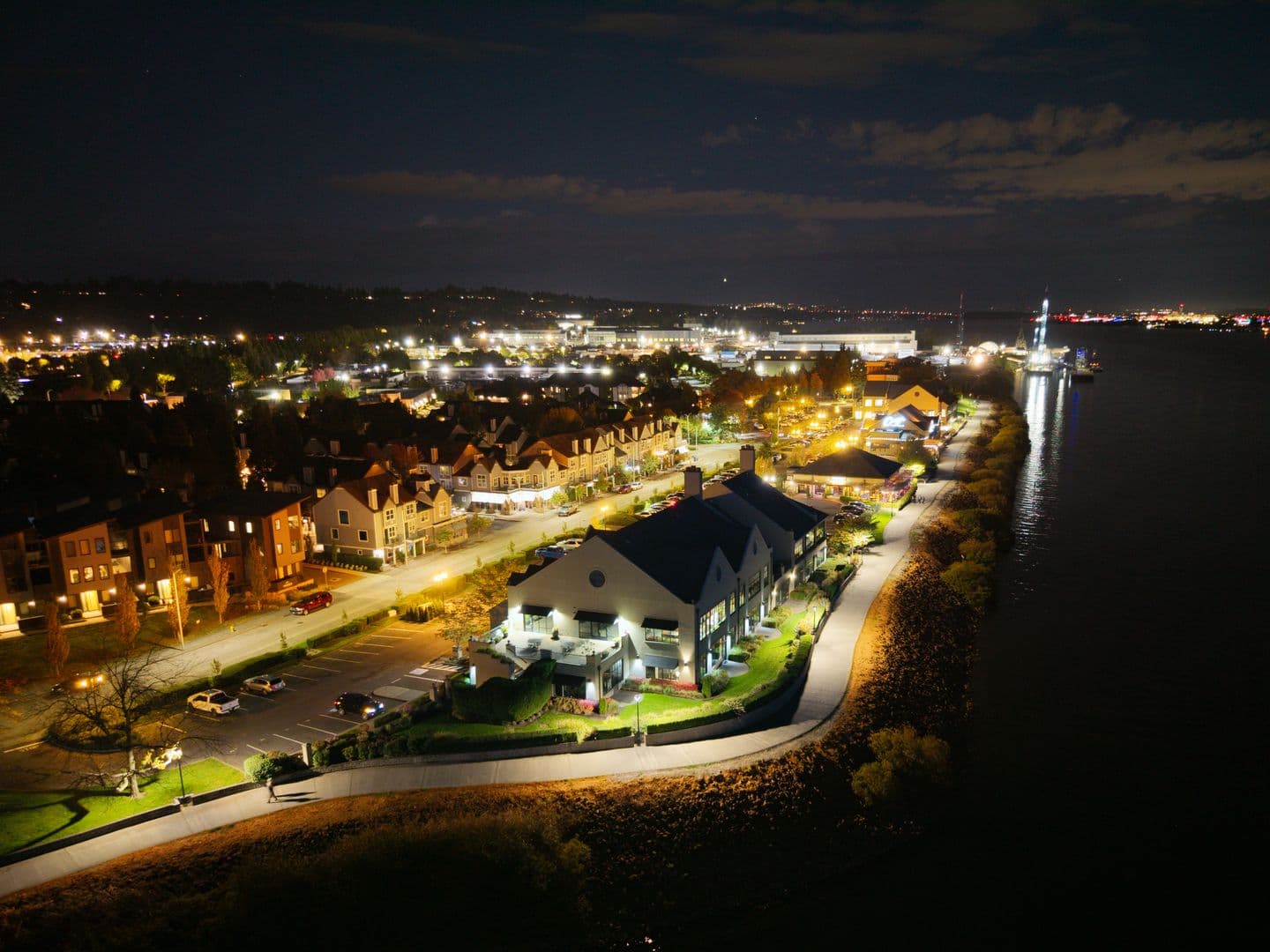 Vancouver Townhome: 1716 SE Columbia River Dr.