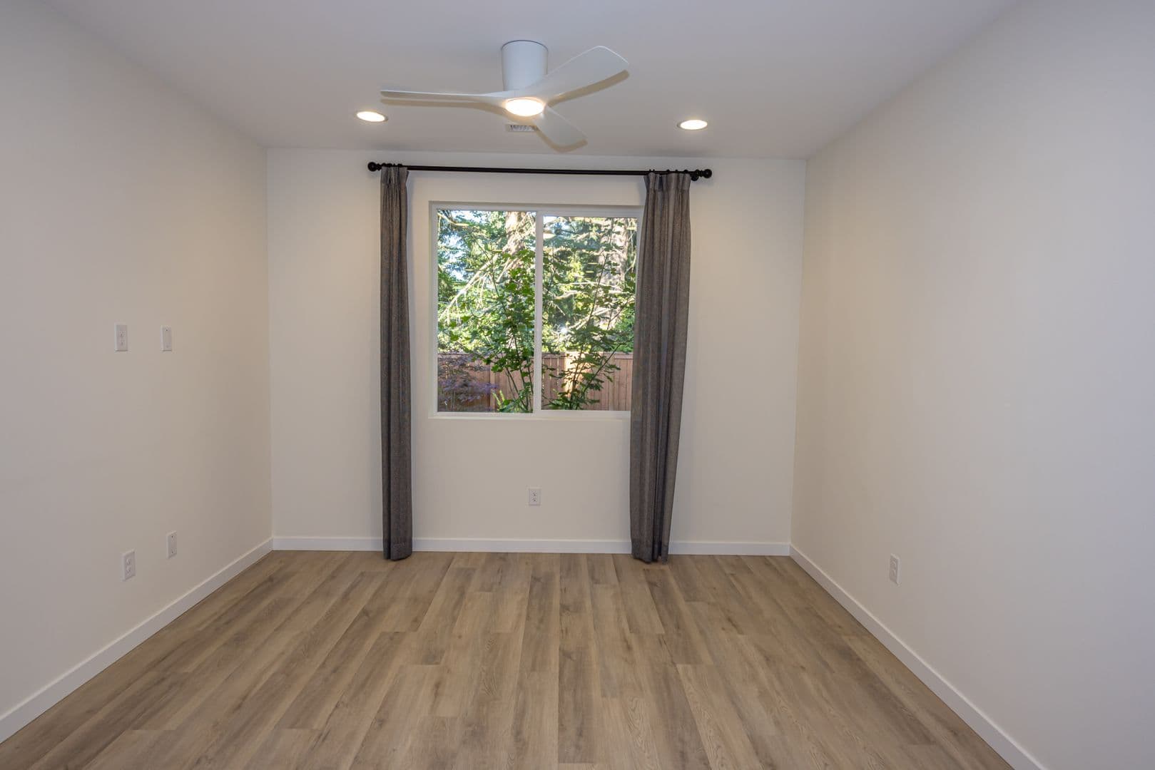 Battle Ground House: 2001 SW 5th Place