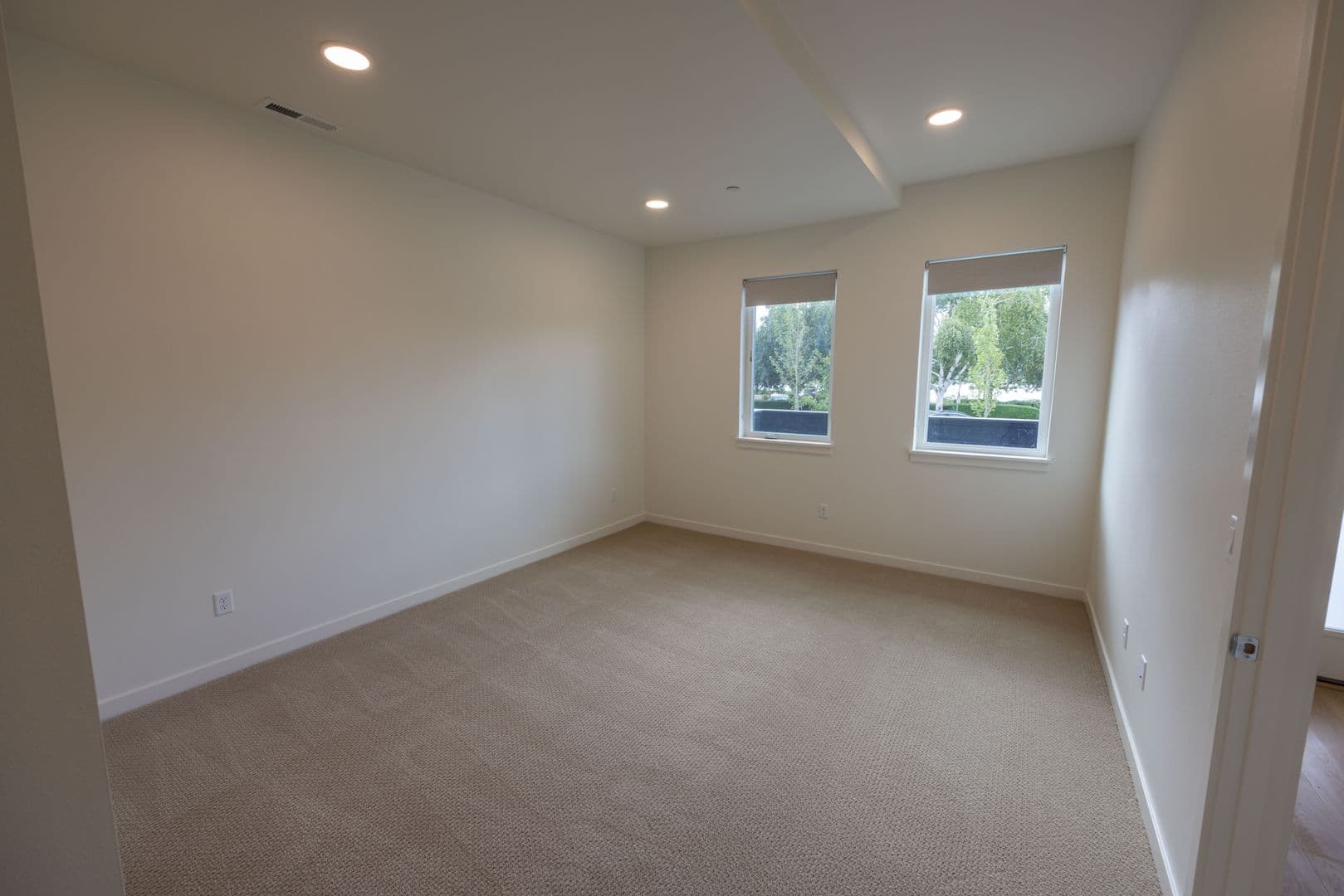Vancouver Townhome: 1716 SE Columbia River Dr.