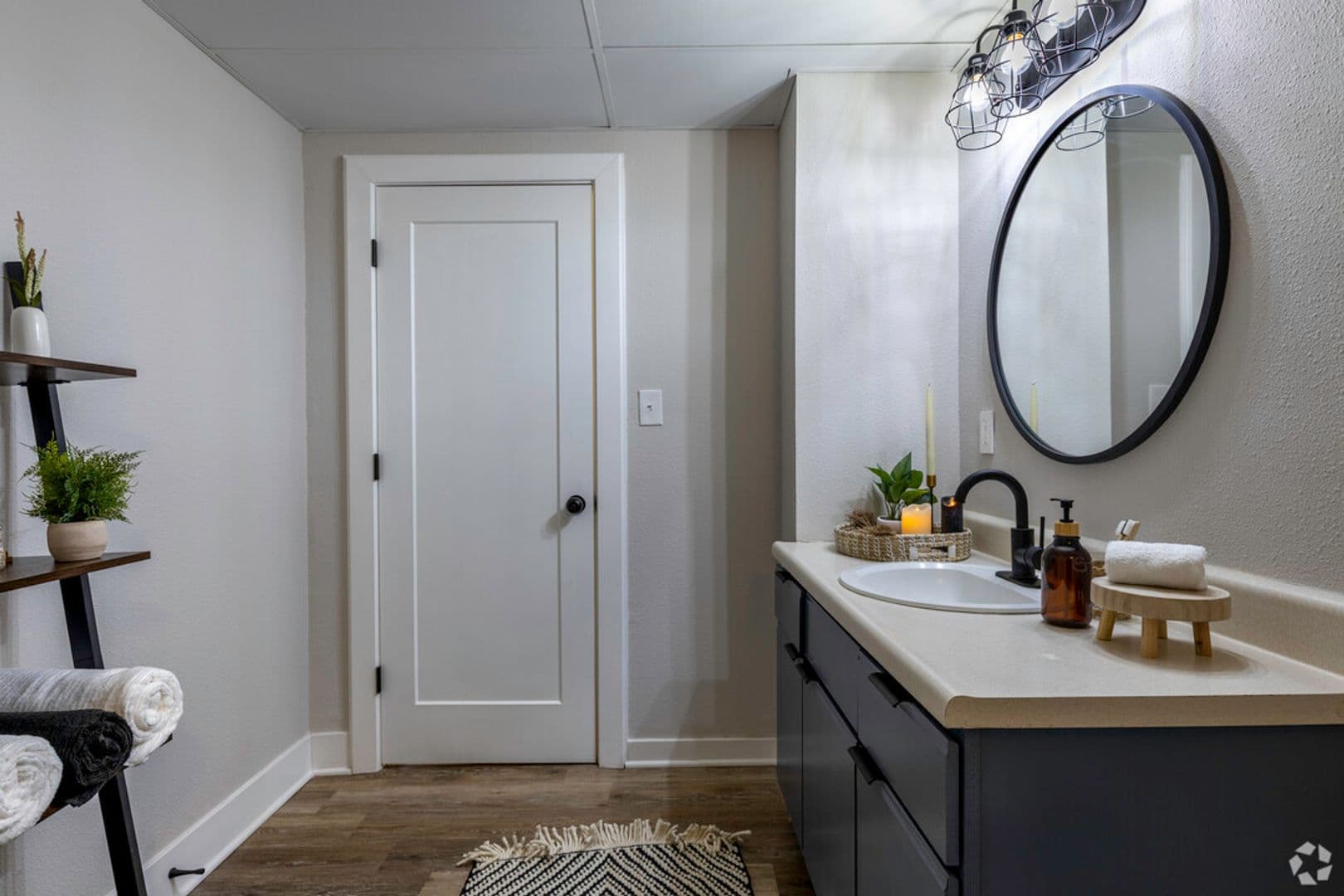 Kansas City Apartment: 409 E Armour Blvd