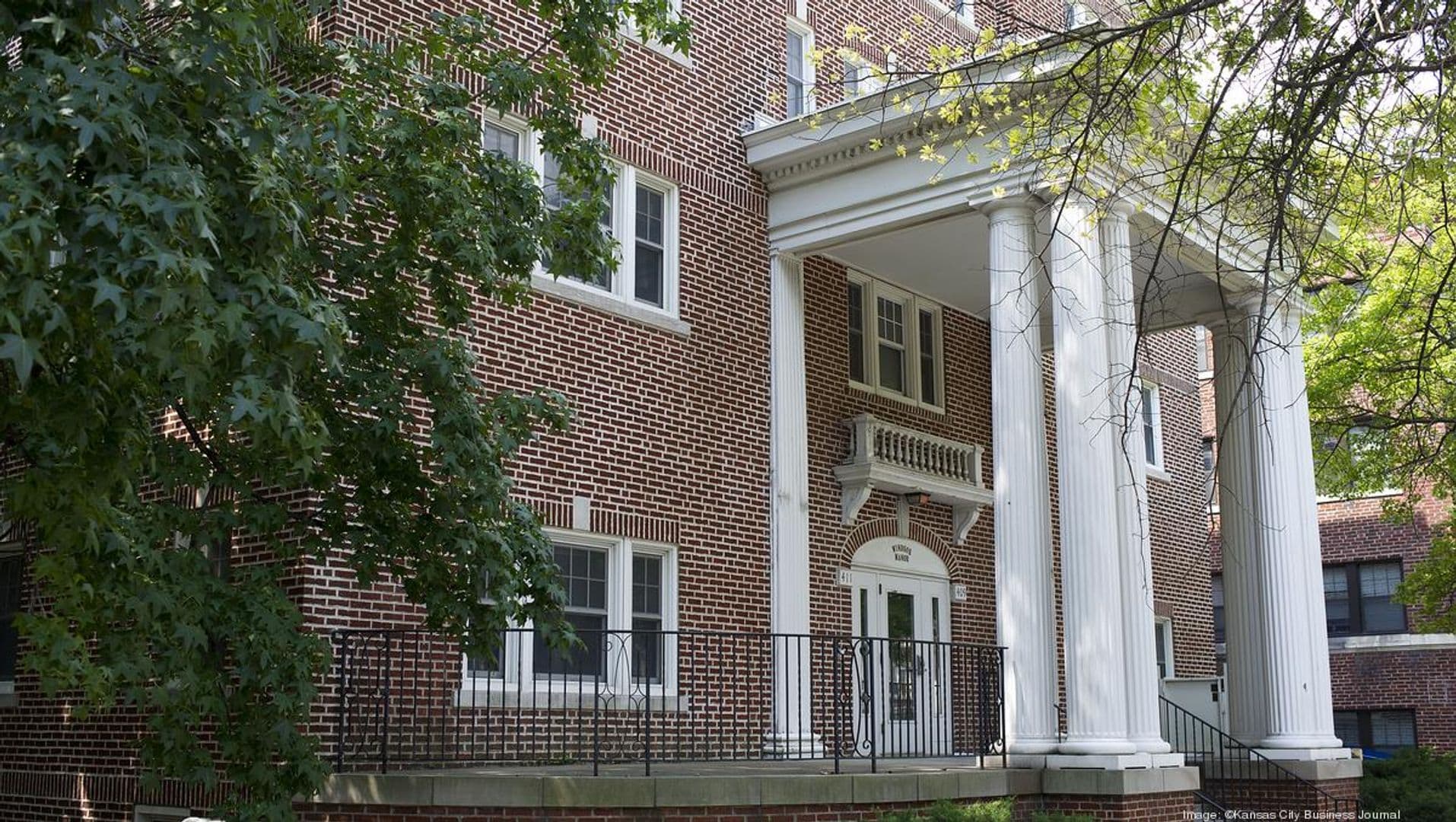 Kansas City Apartment: 409 E Armour Blvd