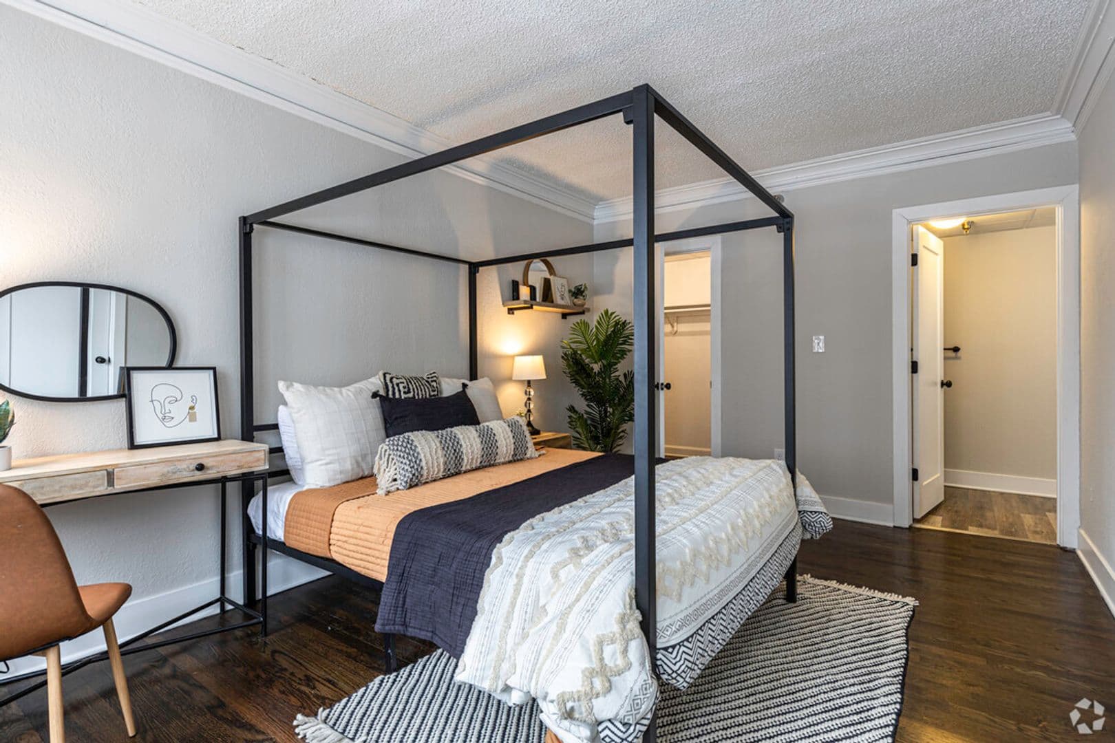 Kansas City Apartment: 409 E Armour Blvd