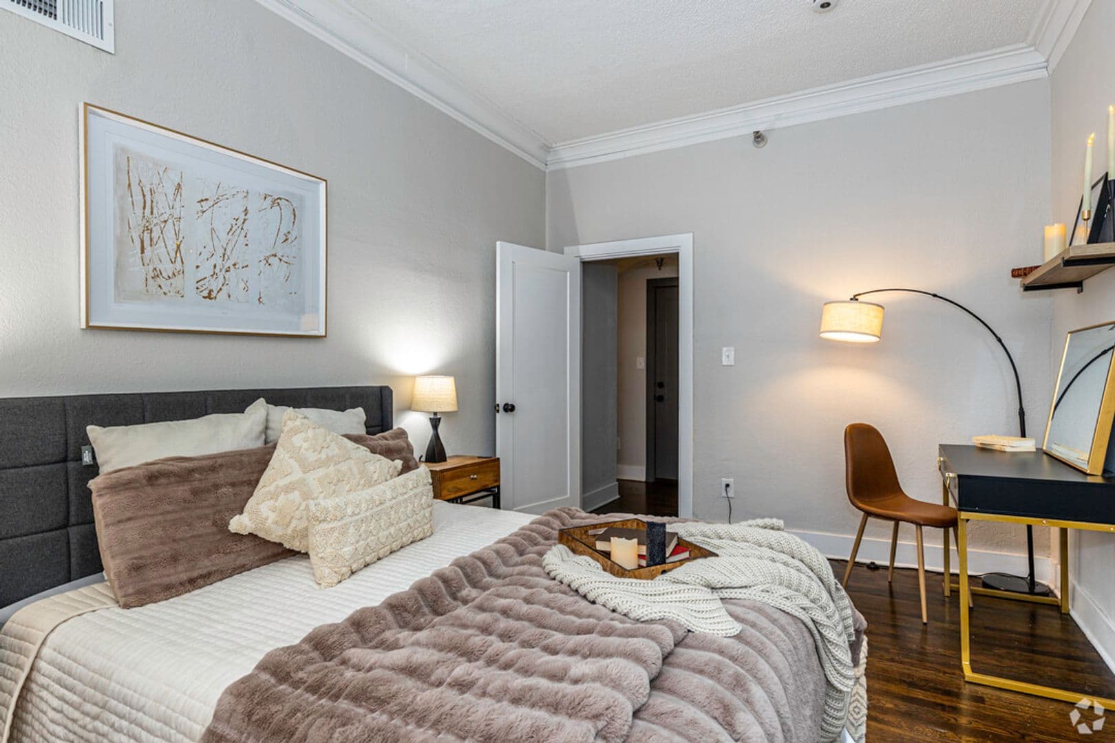 Kansas City Apartment: 409 E Armour Blvd