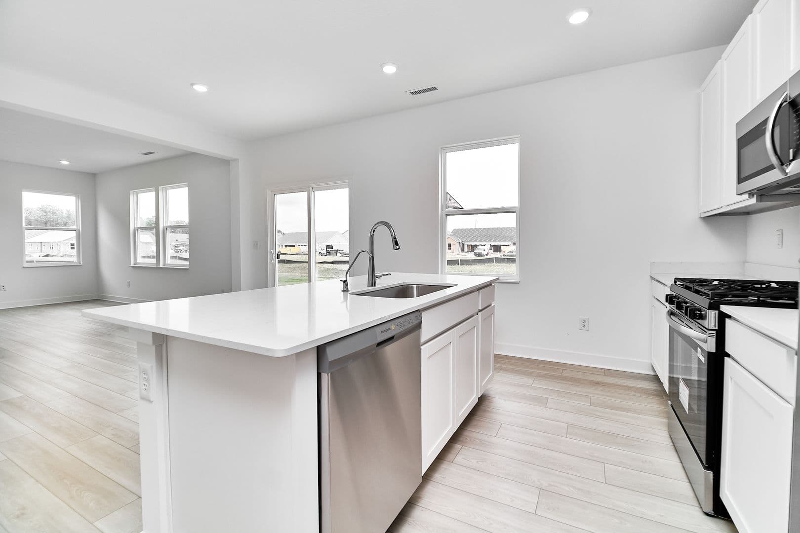 Fortville House: (BEV287) 8603 Georgina Street