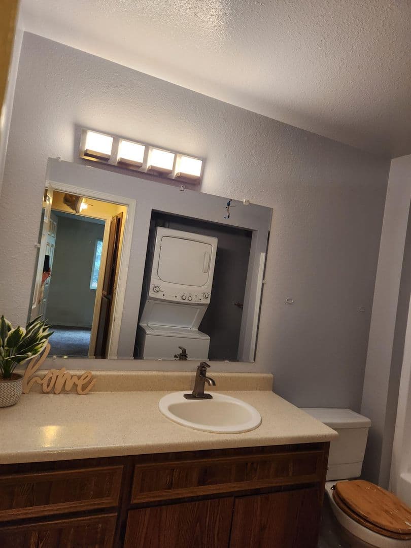 Federal Way Apartment: 2220 SW 337th Pl
