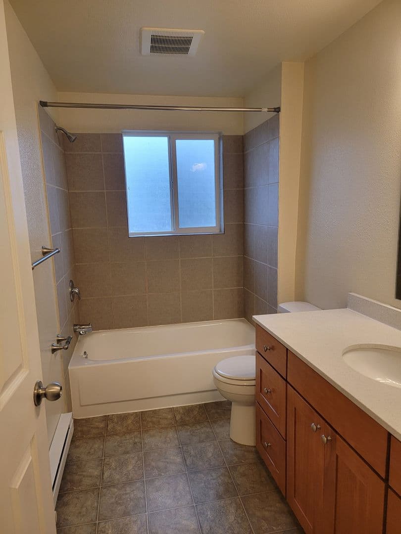 Burien Apartment: 13227 Ambaum Blvd. SW