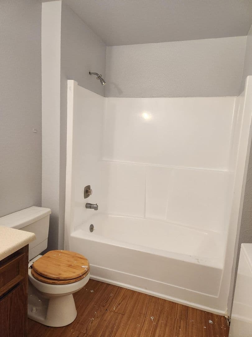 Federal Way Apartment: 2220 SW 337th Pl