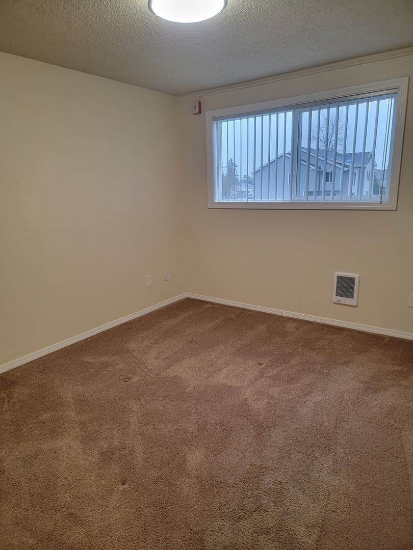 Burien Apartment: 13227 Ambaum Blvd. SW