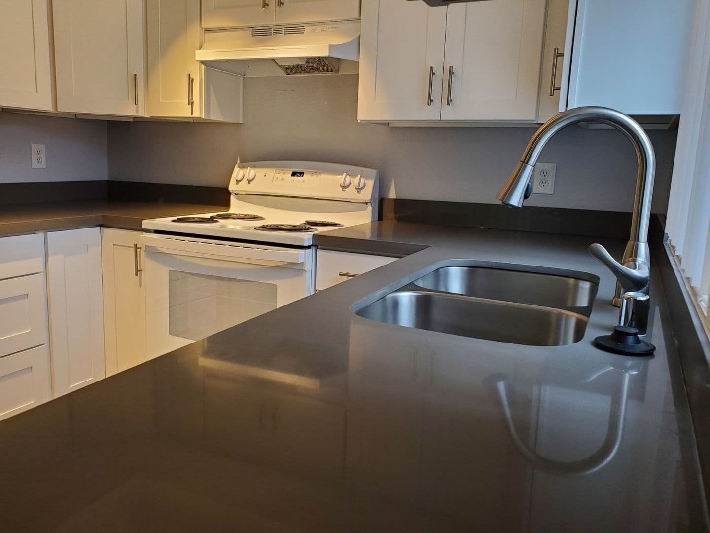 Federal Way Apartment: 2220 SW 337th Pl