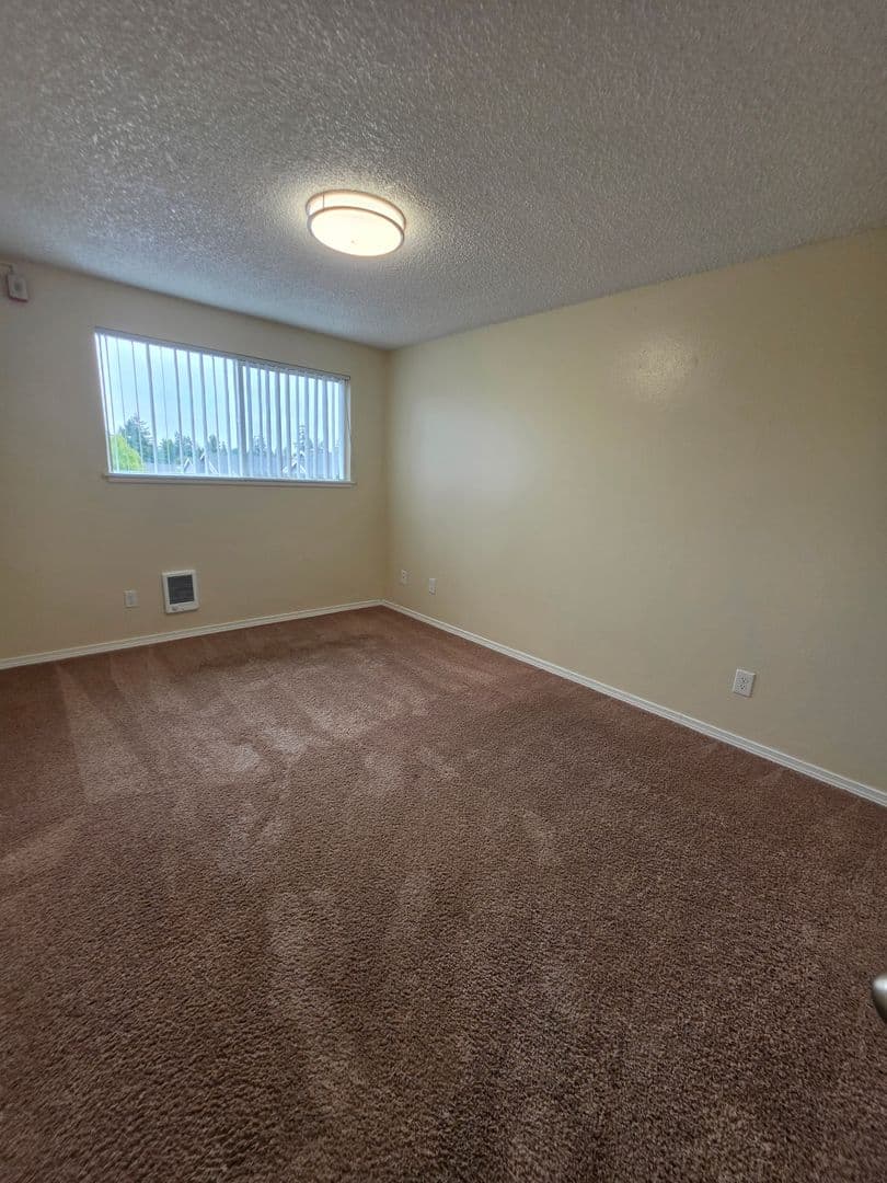 Burien Apartment: 13227 Ambaum Blvd. SW