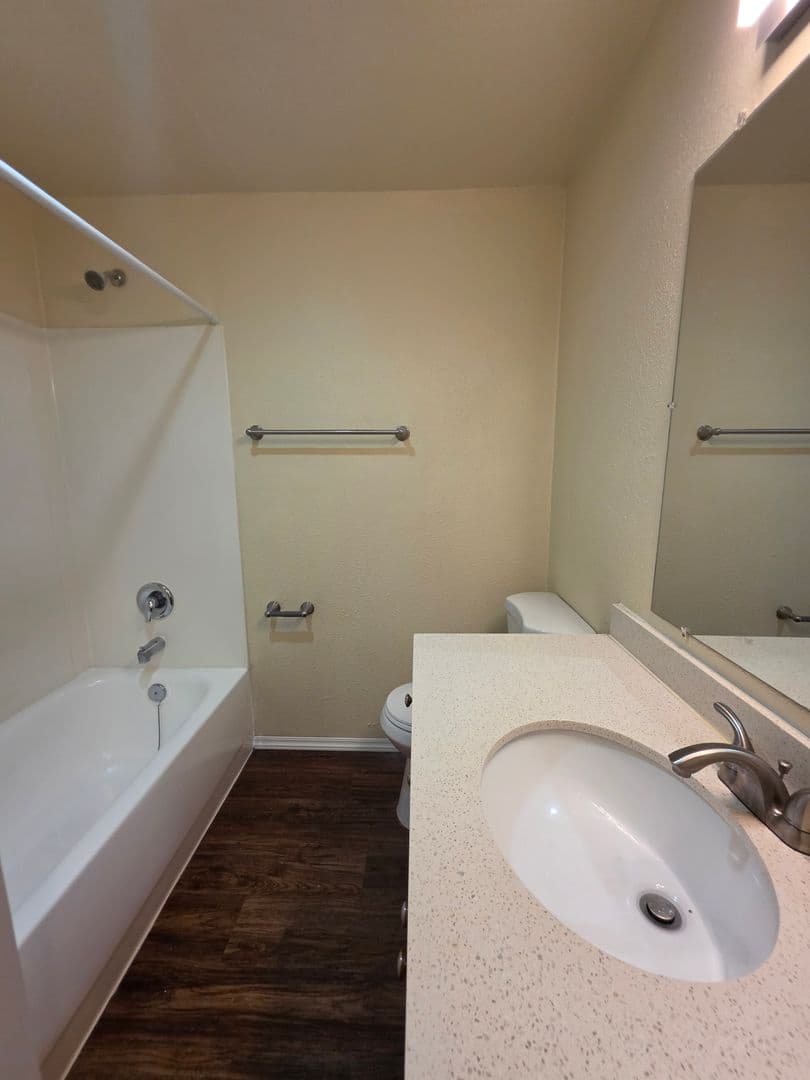 Burien Apartment: 13227 Ambaum Blvd. SW