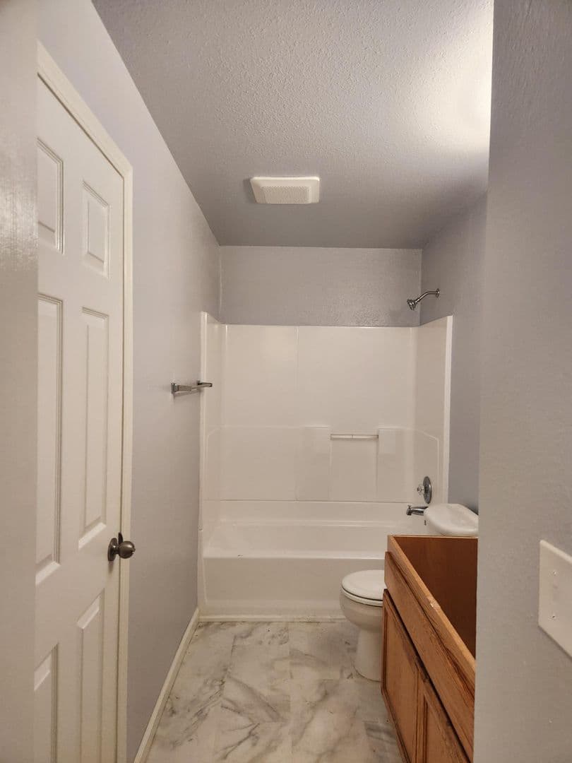 Federal Way Apartment: 2220 SW 337th Pl