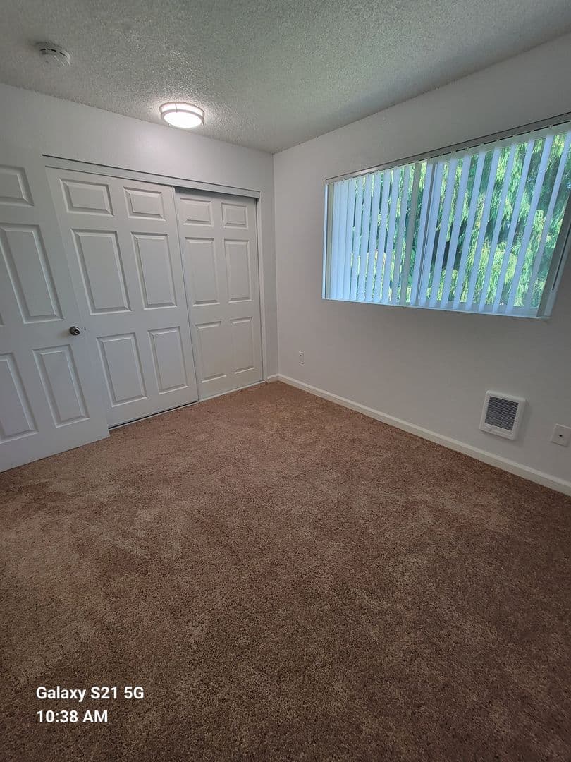 Federal Way Apartment: 2220 SW 337th Pl