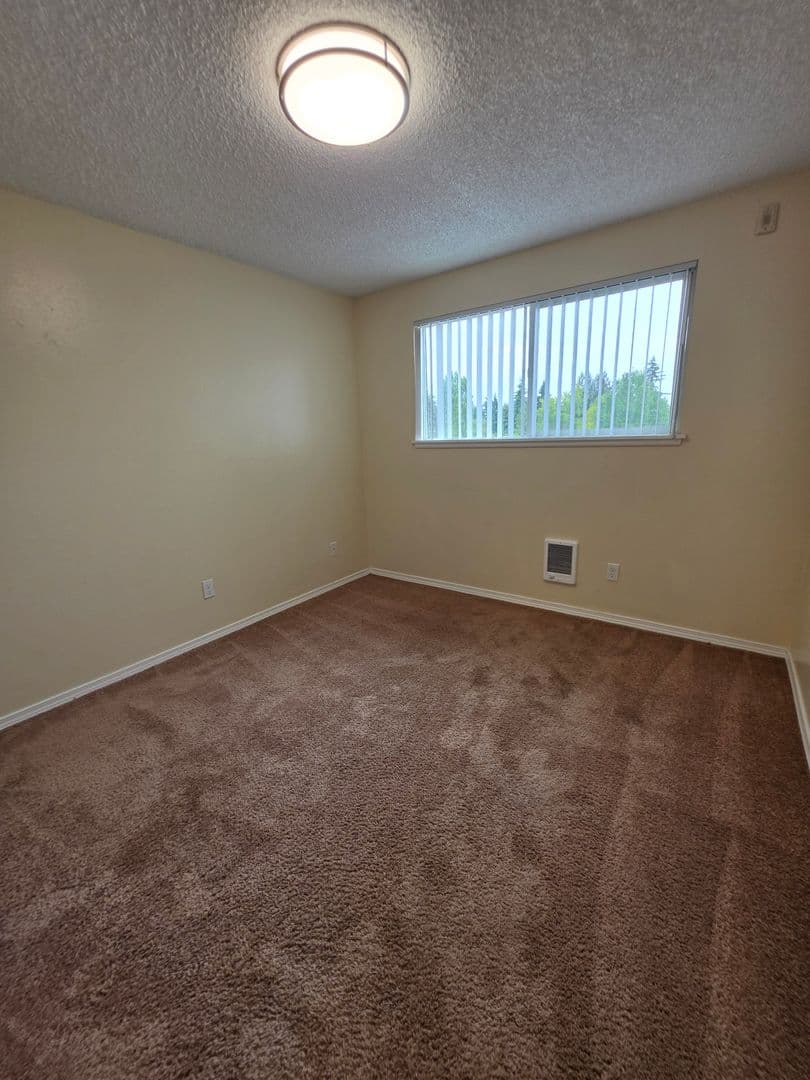 Burien Apartment: 13227 Ambaum Blvd. SW
