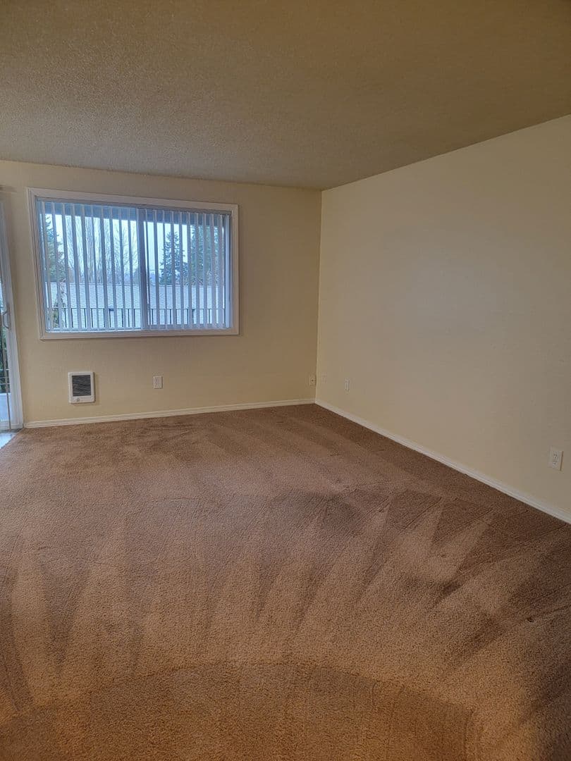 Burien Apartment: 13227 Ambaum Blvd. SW