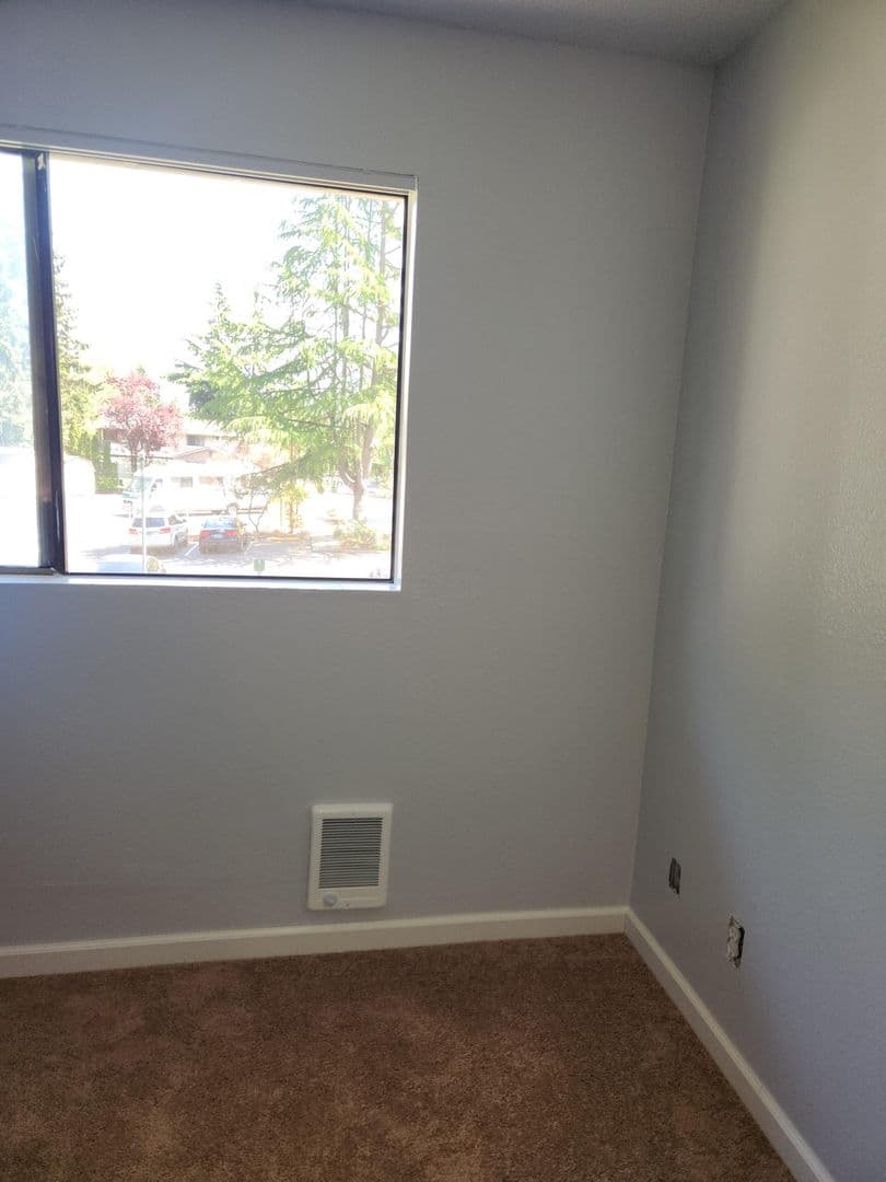 Federal Way Apartment: 2220 SW 337th Pl