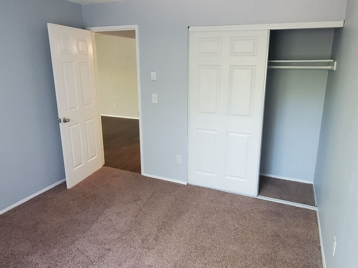 Federal Way Apartment: 2220 SW 337th Pl