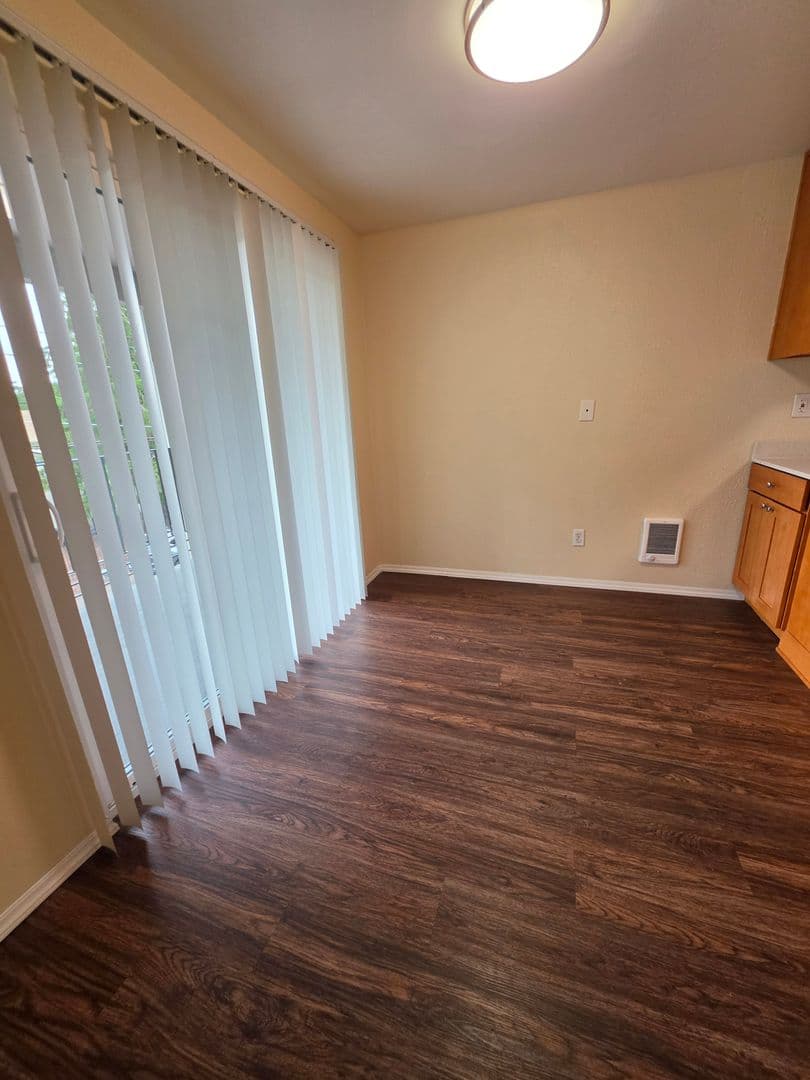 Burien Apartment: 13227 Ambaum Blvd. SW