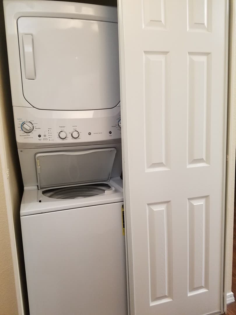Federal Way Apartment: 2220 SW 337th Pl