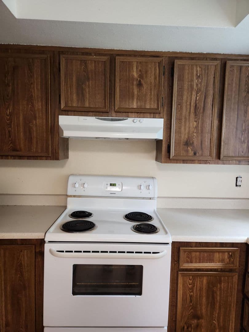 Federal Way Apartment: 2220 SW 337th Pl