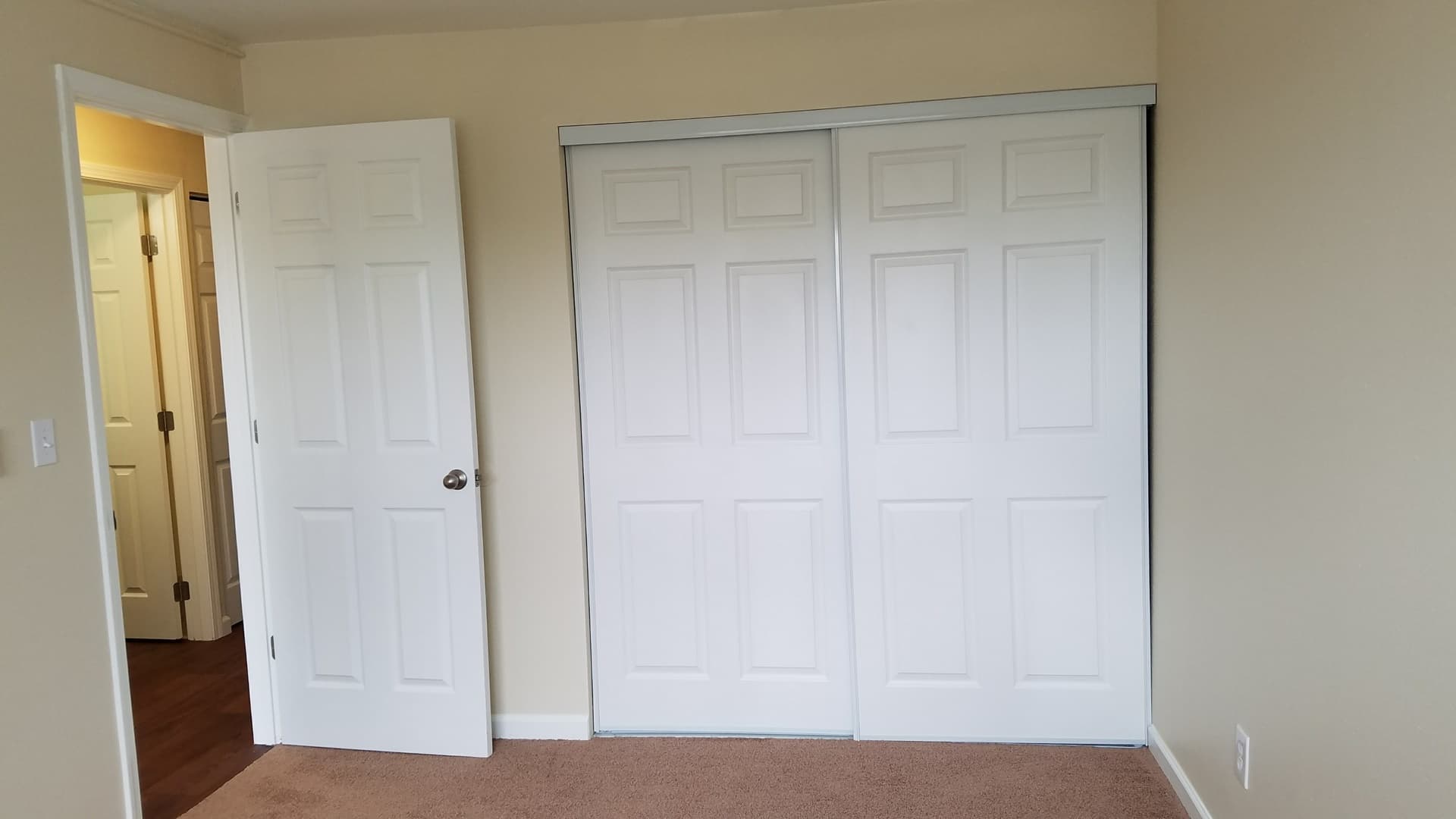 Burien Apartment: 13227 Ambaum Blvd. SW