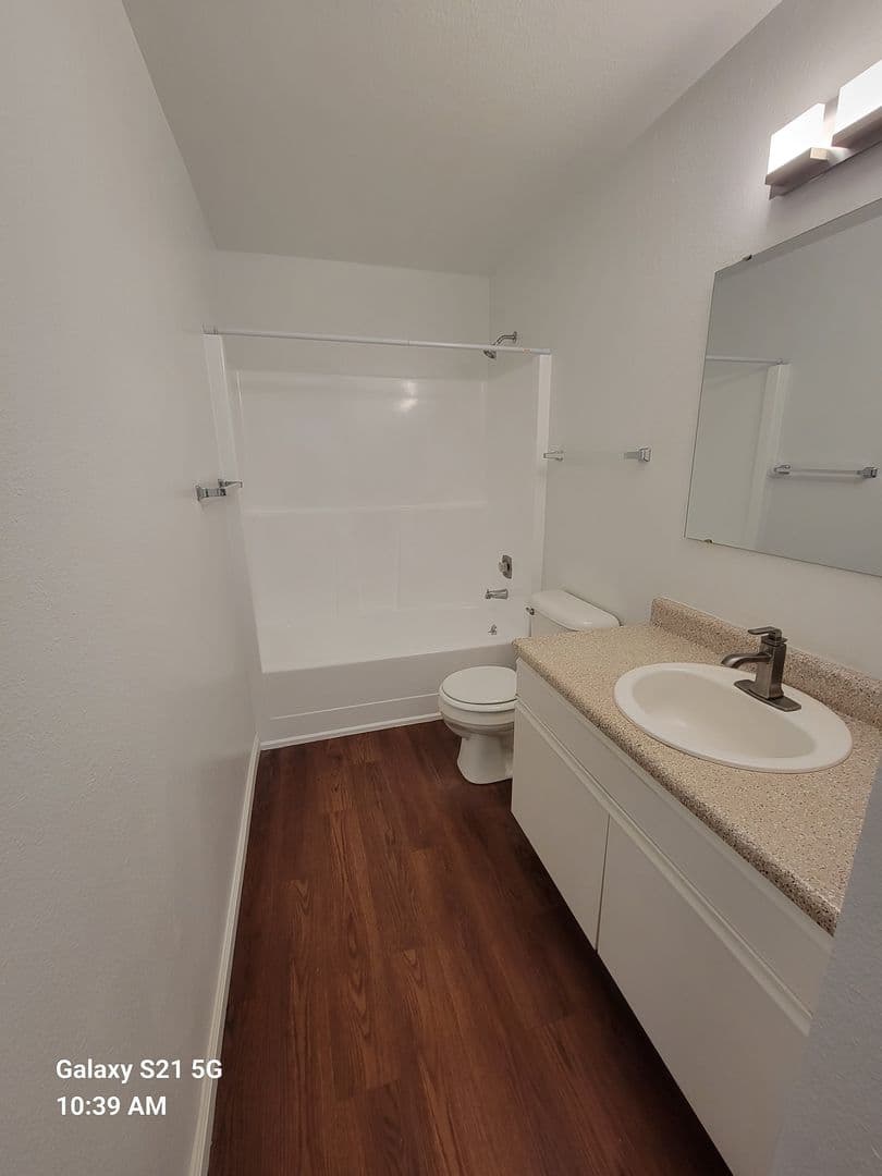 Federal Way Apartment: 2220 SW 337th Pl