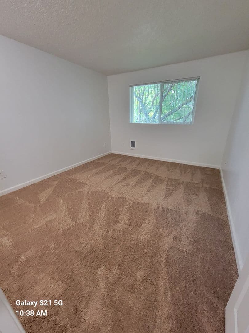 Federal Way Apartment: 2220 SW 337th Pl