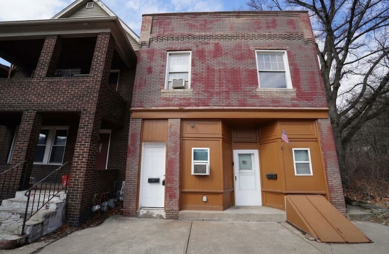 Wilmerding Apartment: 221 5th St