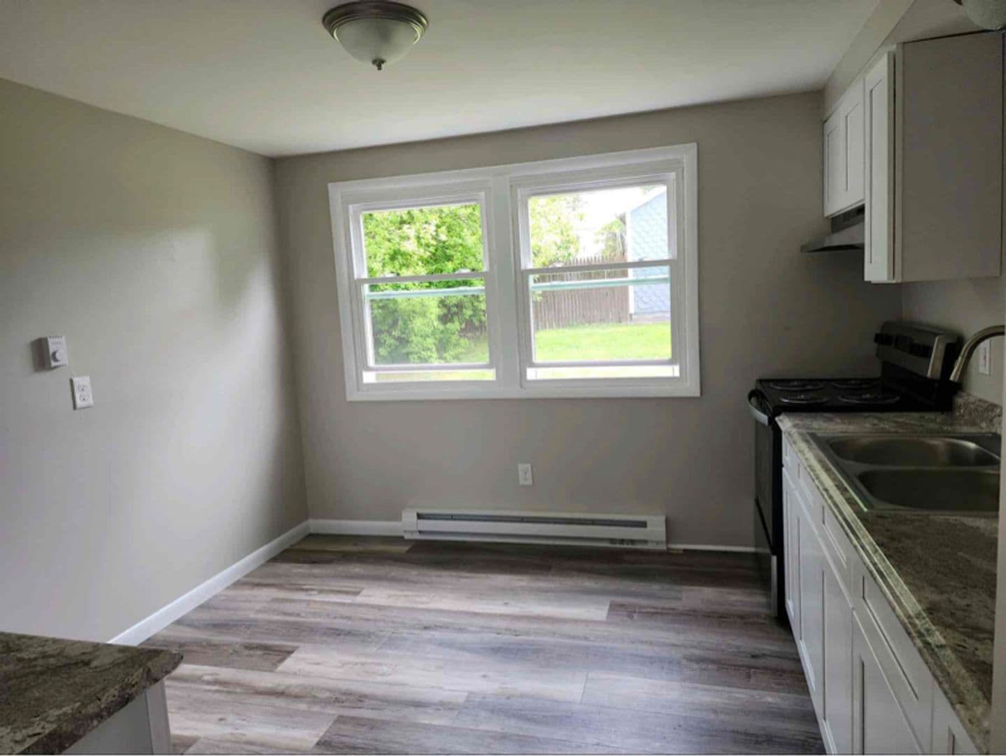 Phoenix Apartment: 12, 14, 18 Park St. Apt. 1-6