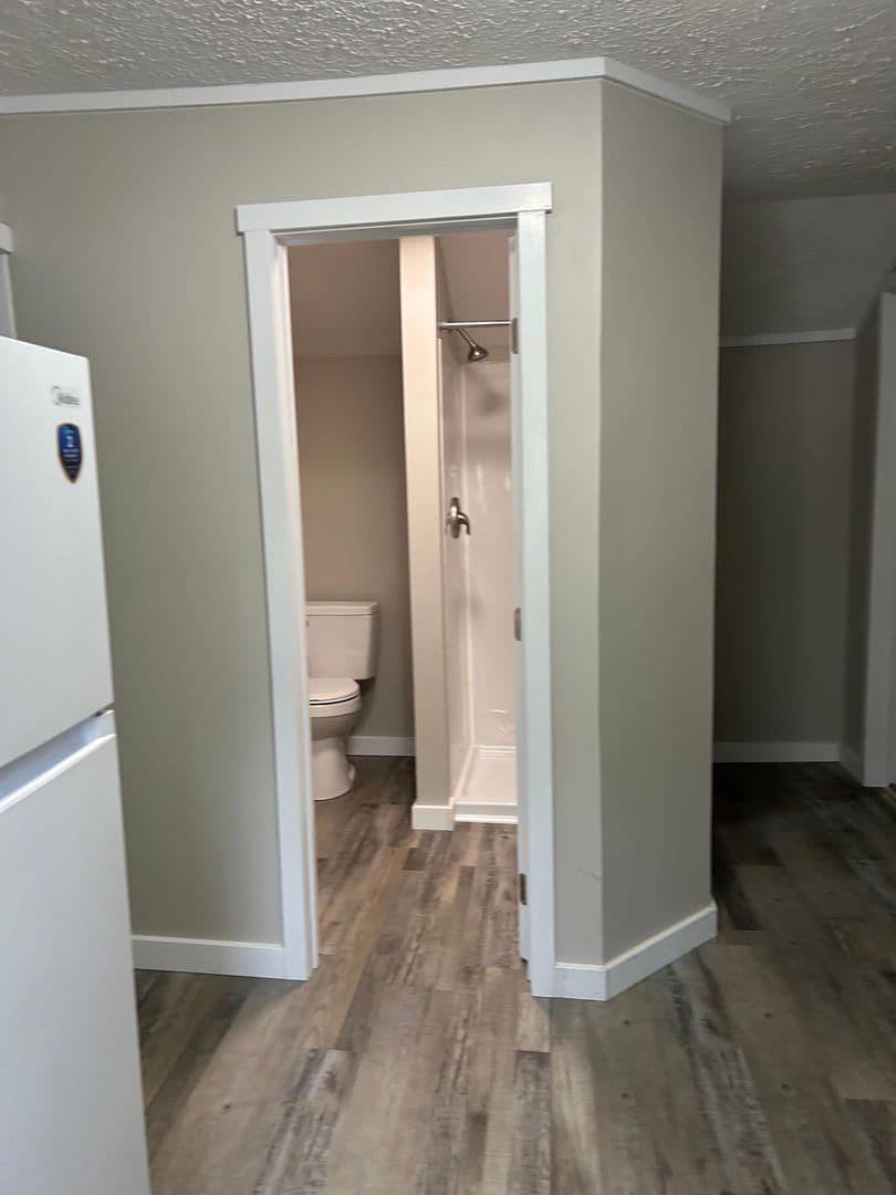 Fulton Apartment: 7 S 4th St