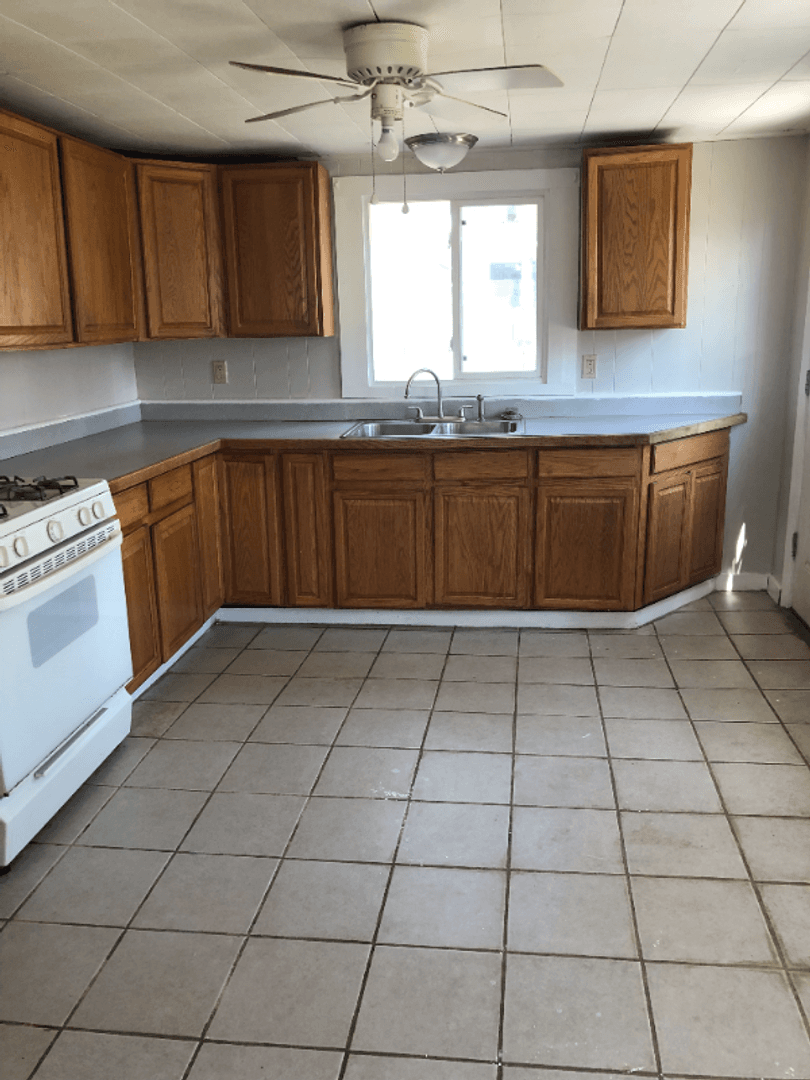 Liverpool House: 206 Balsam St.
