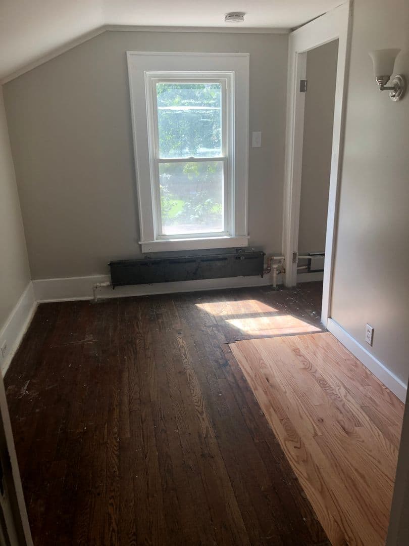 Liverpool House: 209 3rd St.