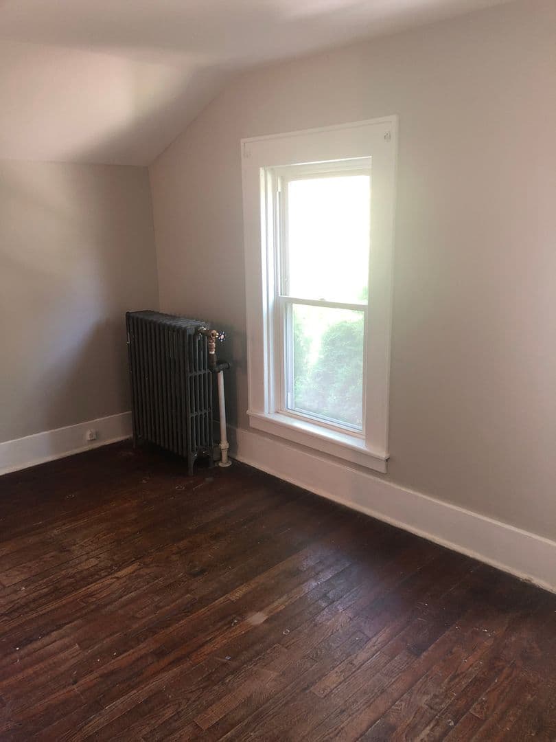 Liverpool House: 209 3rd St.