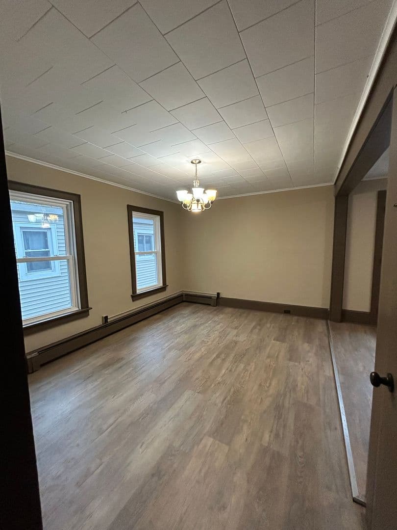 Oswego House: 140 E 9th St.