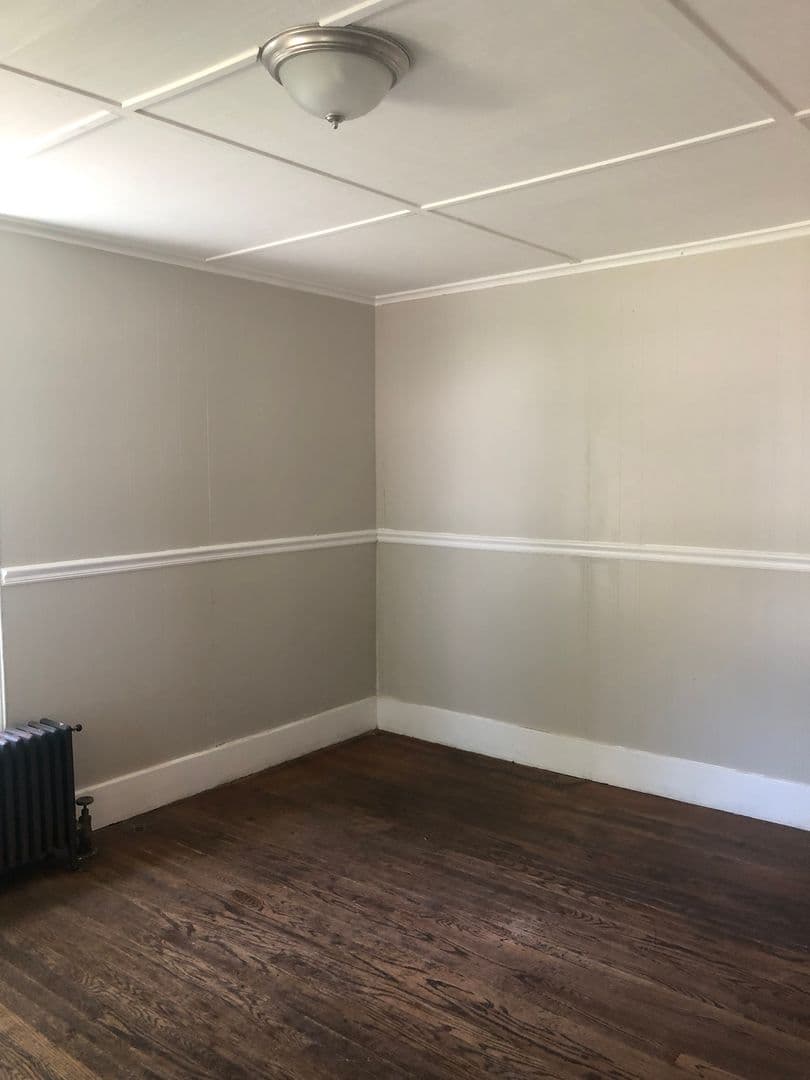 Liverpool House: 209 3rd St.