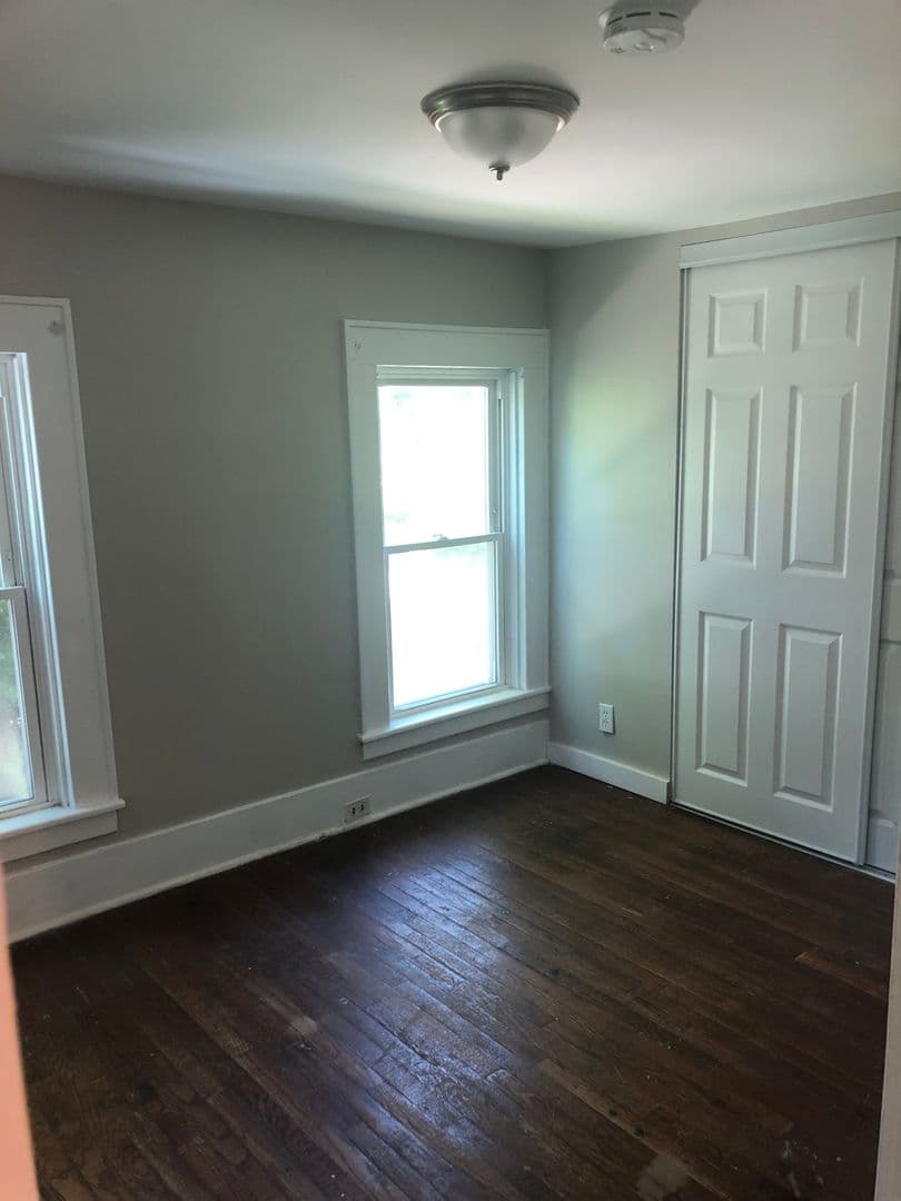 Liverpool House: 209 3rd St.