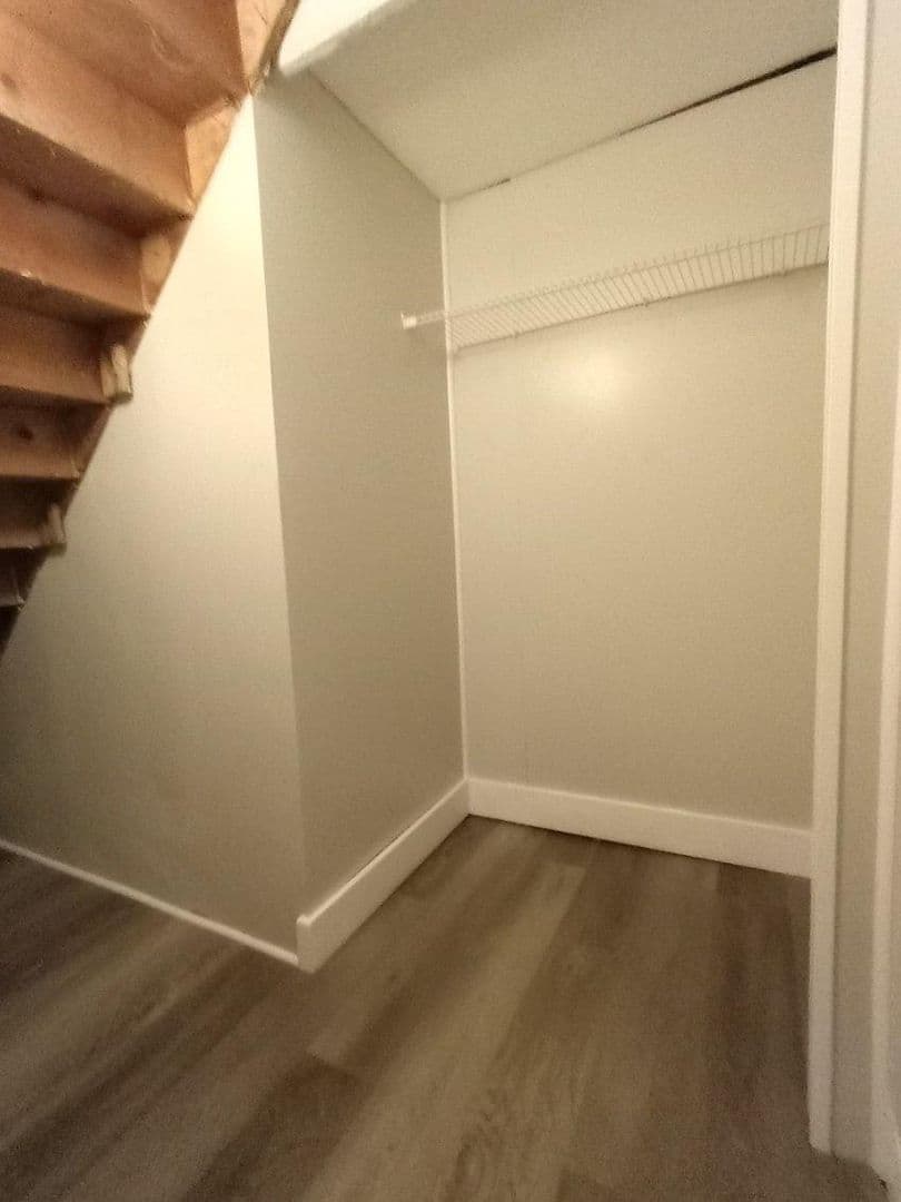 Liverpool House: 209 3rd St.