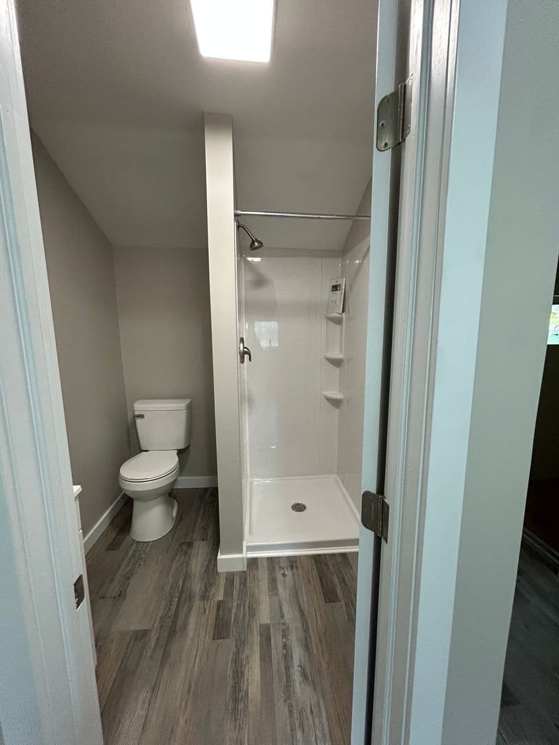 Fulton Apartment: 7 S 4th St