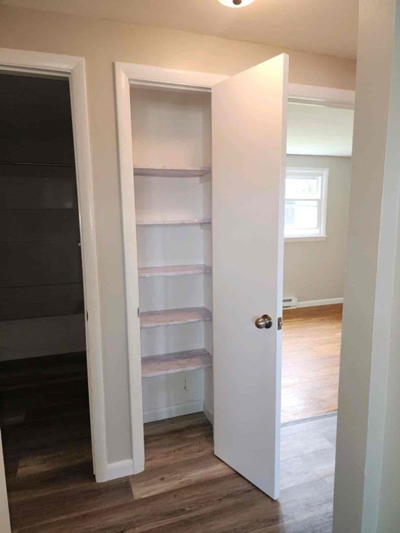 Phoenix Apartment: 12, 14, 18 Park St. Apt. 1-6