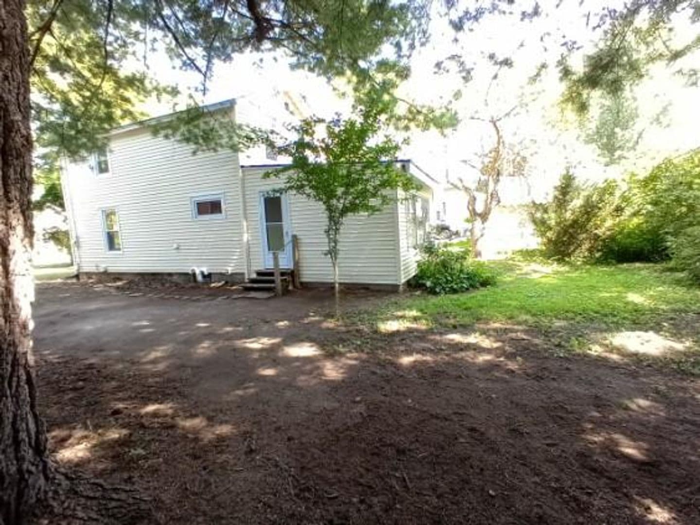 Liverpool House: 209 3rd St.