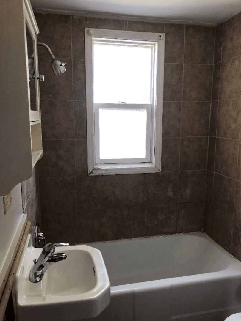 Liverpool House: 206 Balsam St.