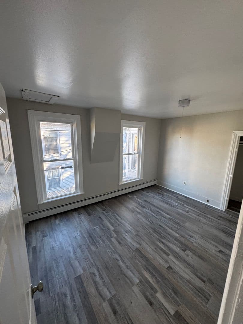 Fulton Apartment: 315 W Broadway