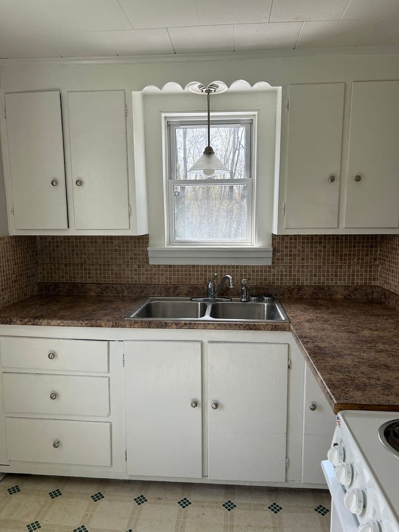 Fulton Apartment: 815 Hannibal St. Apt. 1-2