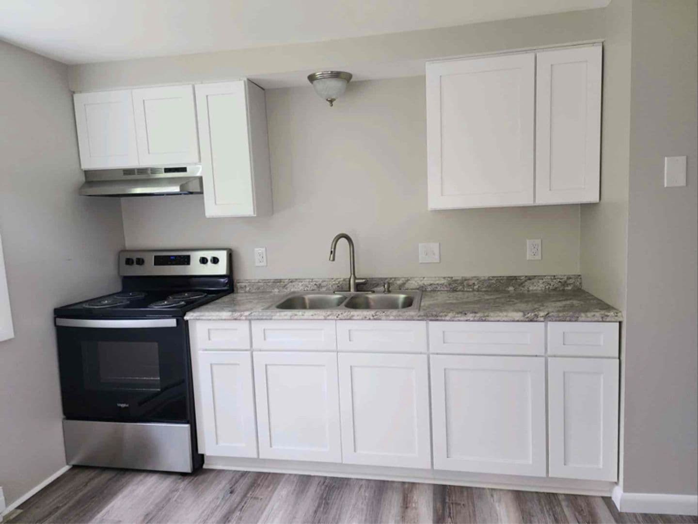 Phoenix Apartment: 12, 14, 18 Park St. Apt. 1-6
