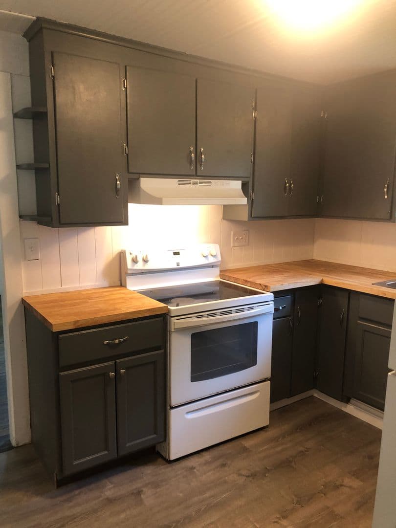 Liverpool House: 209 3rd St.